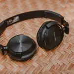 THOMSON WHP3001BK Wireless UHF Headphones Manual Image